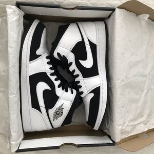 Jordan 1 mid ‘tuxedo black/white’